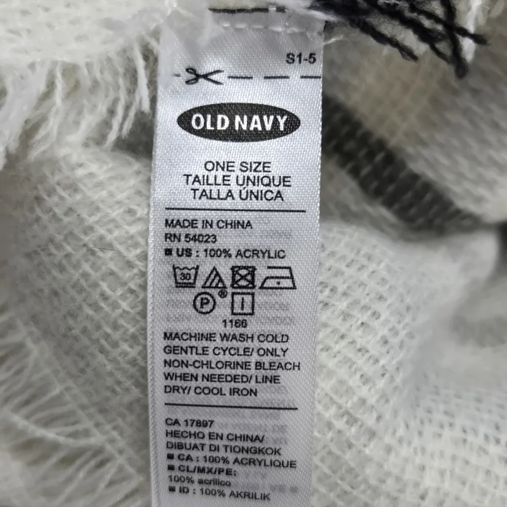 OLD NAVY OVERSIZE FLANNEL BLANKET SCARF CREAM PLAID SHAWL WRAP WOMEN OS COZY